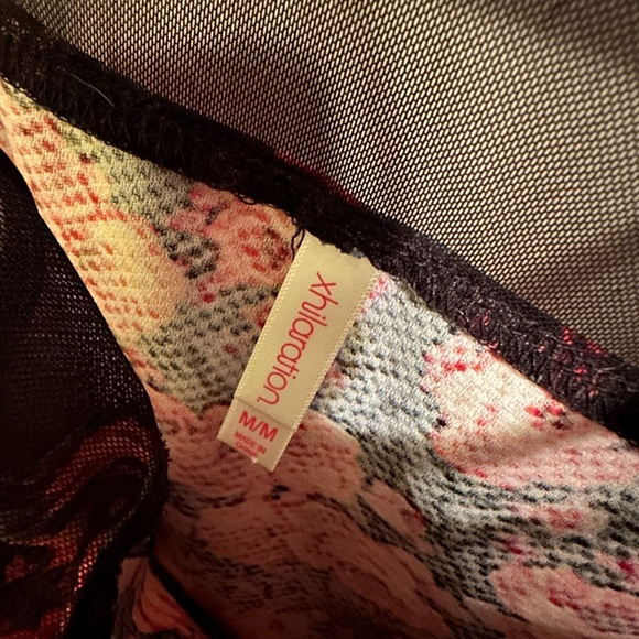 Xhiliration mesh top, rose pattern. Women’s medium. - Picture 2 of 2